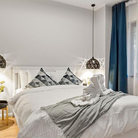 Tova Pearl Ultracentral - Romana Square Subway Apartment บูคาเรสต์ ภายนอก รูปภาพ