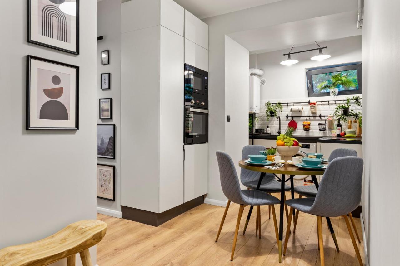 Tova Pearl Ultracentral - Romana Square Subway Apartment บูคาเรสต์ ภายนอก รูปภาพ