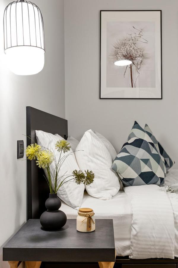 Tova Pearl Ultracentral - Romana Square Subway Apartment บูคาเรสต์ ภายนอก รูปภาพ